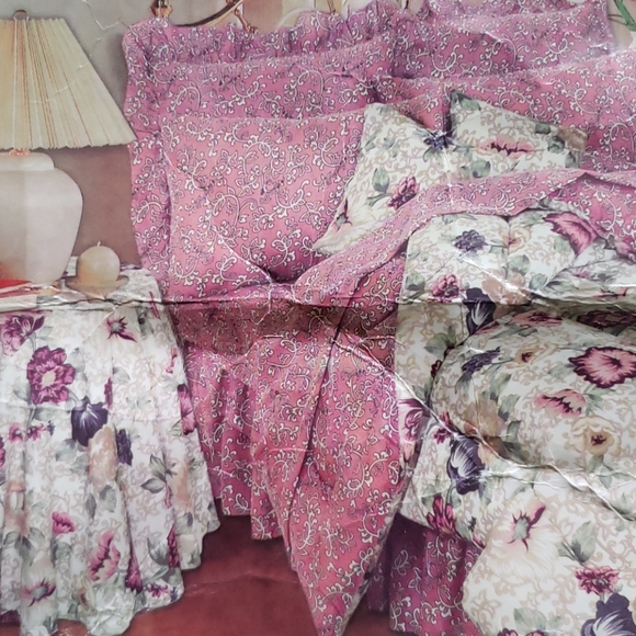 Sussex Burgundy Twin Size Bedskirt and Sham - Picture 1 of 8